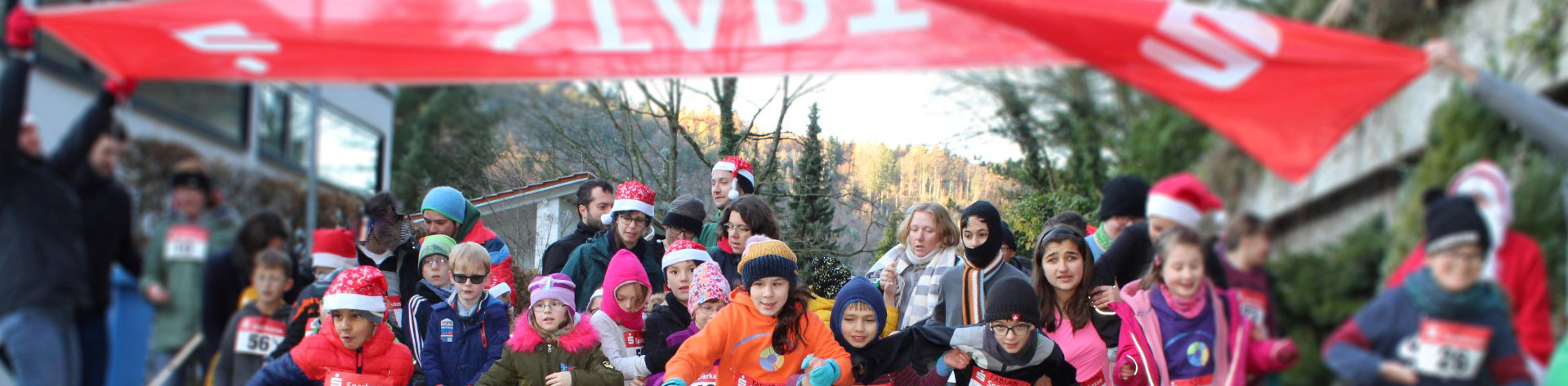 Kinder am Start beim Nikolauslauf